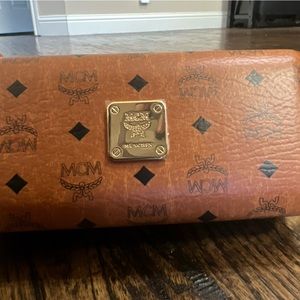 AUTHENTIC NEW MCM COGNAC BROWN LARGE SUNGLASS CASE